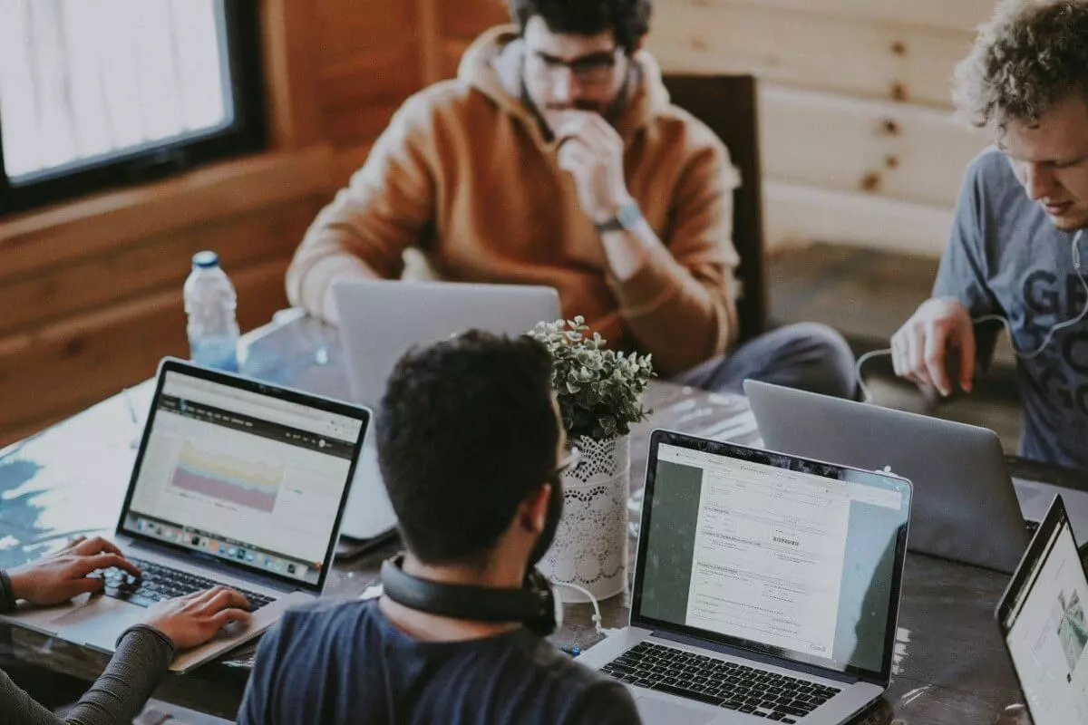 Websites Institucionais Profissionais: O Diferencial que sua Marca Precisa Criação de Sites Institucionais 1